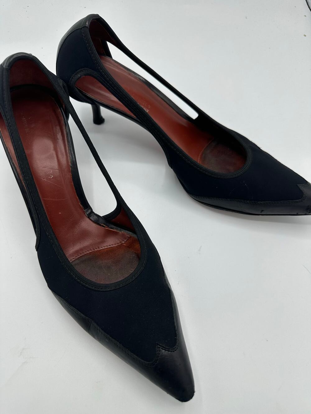 Donald J Pliner Heels Size 10 in Black